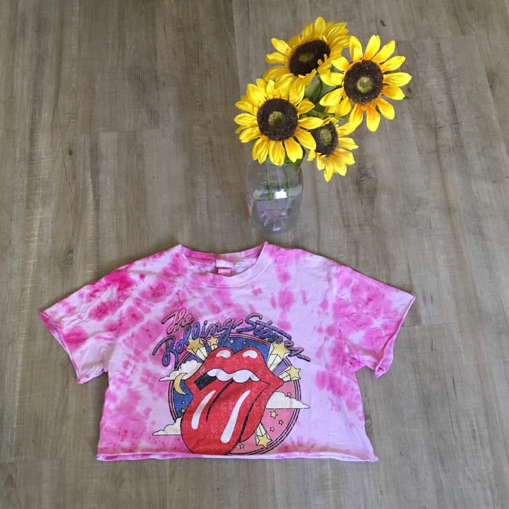 Cropped & tie- dyed Rolling Stones Graphic tee.